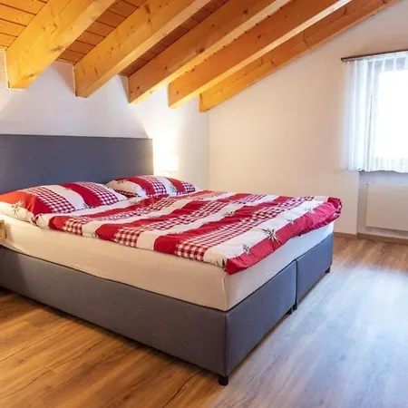 Edelweiss Apartment *